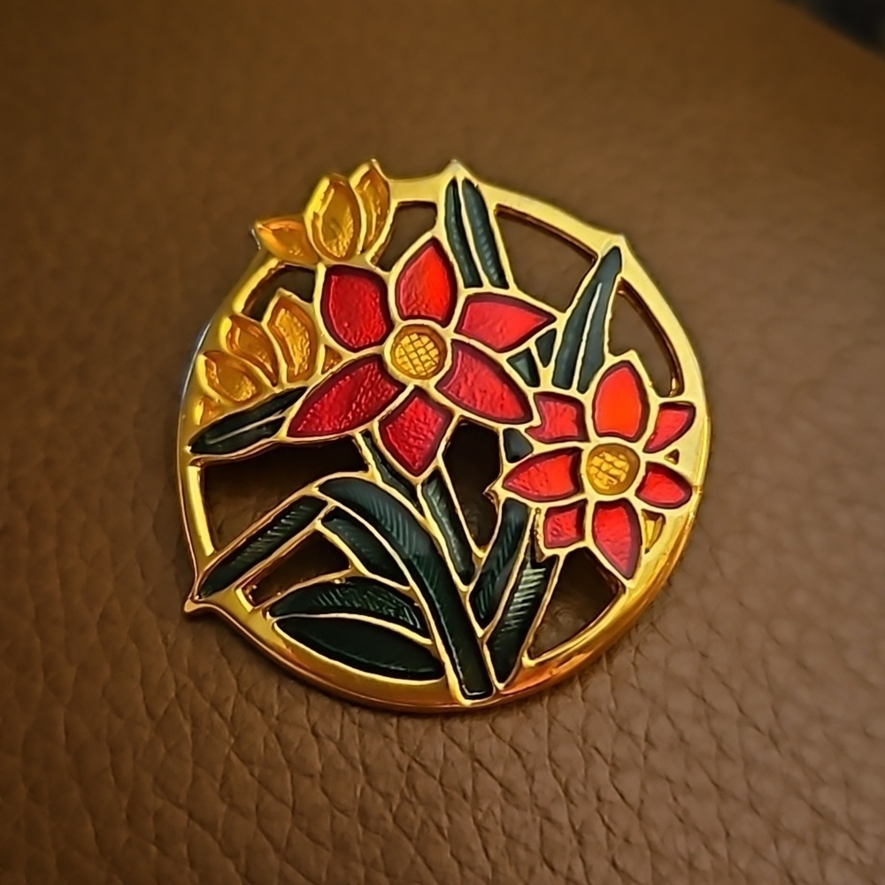 Vintage 1970s Fairycore Floral Cloisonne  Round Brooch - Picture 2 of 4